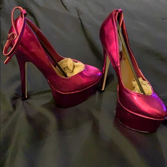 Shoes - Picture 3 of 8